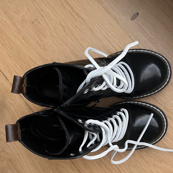 Louis Vuitton Boots - Picture 5 of 9
